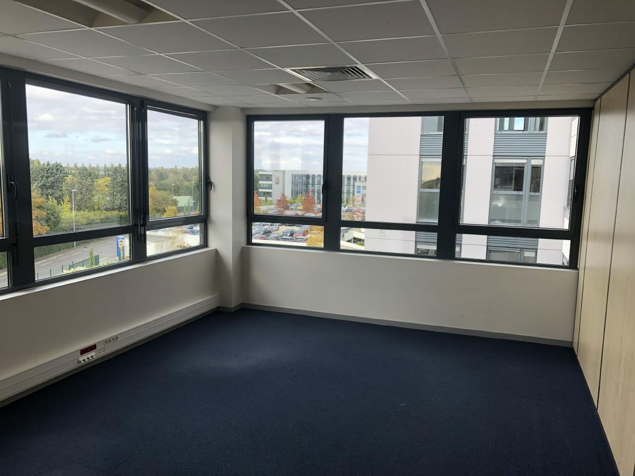 Bureau Tours 602m² Location bureau Tours Indre-et-Loire OLBUR2426096 0